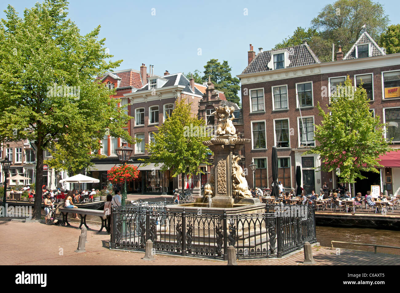 Brunnen Leiden neue Rhein Nieuwe Rijn Kanal Netherland Stockfoto