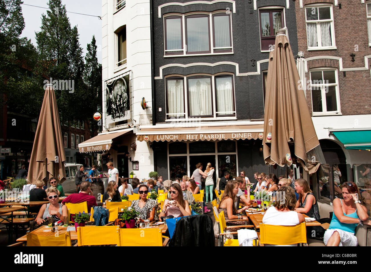 Bar-Pub an der Ecke Sarpatipark in der Pijp Amsterdam Niederlande Samuel Sarpati Stockfoto