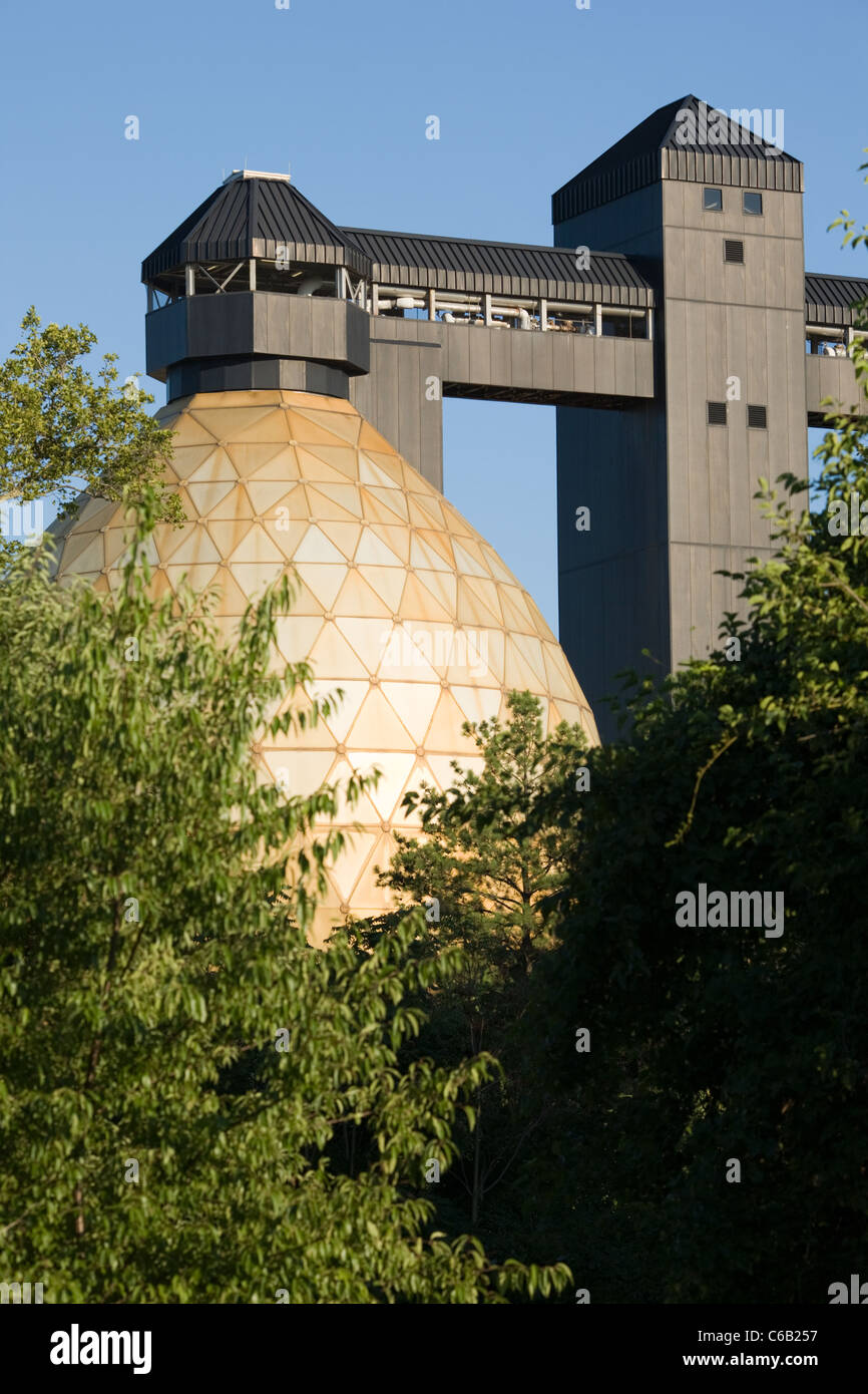 Anaerobe Abfall Digester, Back River Kläranlage, in der Nähe von Baltimore, Maryland, Schneide Konstruktion Stockfoto