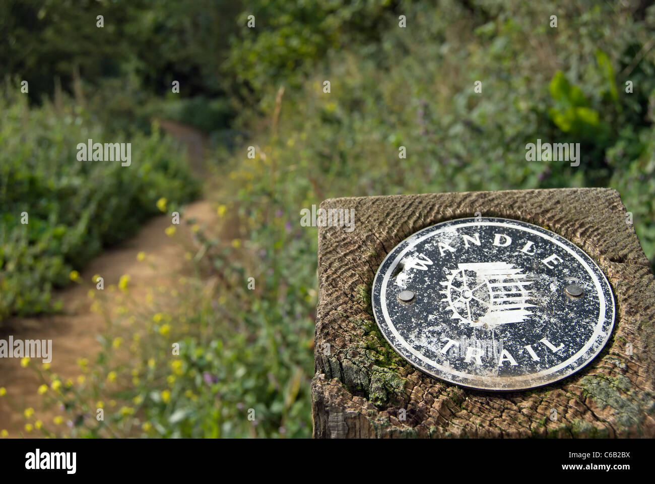 Marker-Zeichen für den Fluss Wandle trail, Südwesten von London, england Stockfoto