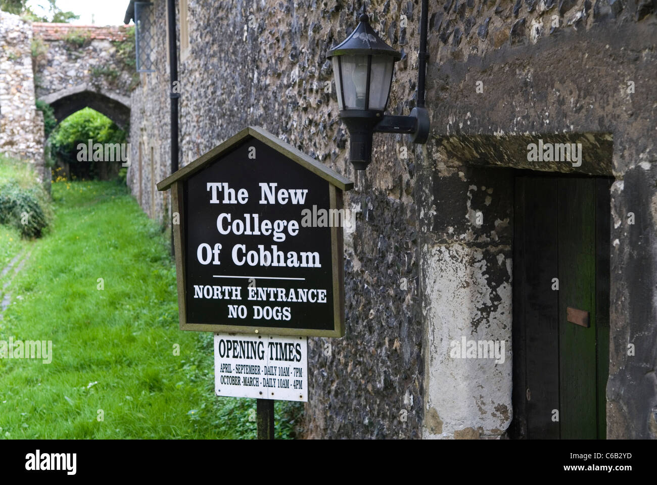 Die Alms Houses nannten das New College of Cobham. Cobham Kent. England 2010er 2011 UK. HOMER SYKES Stockfoto