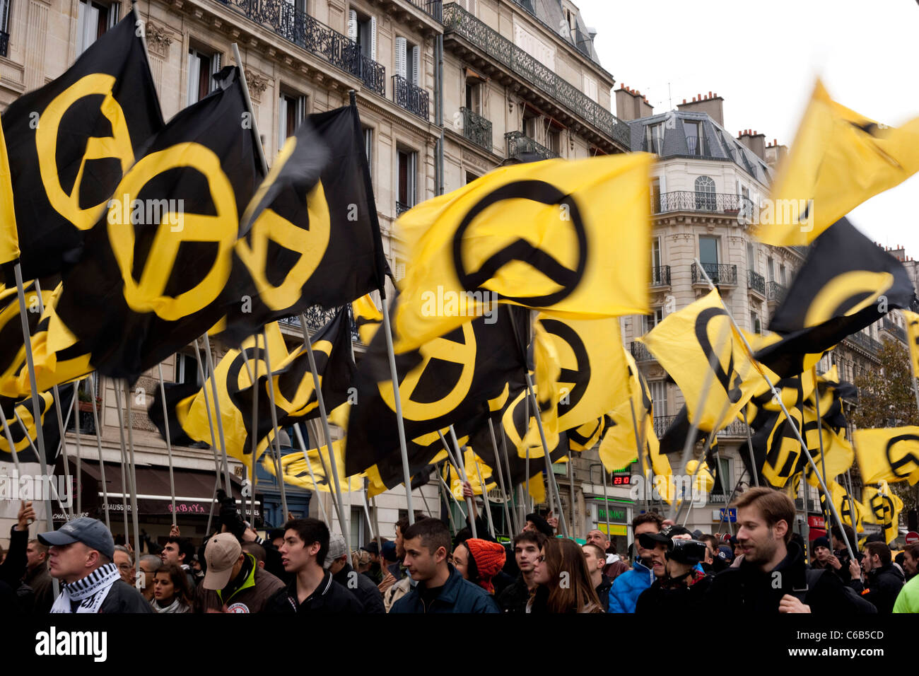 Französische Studenten demonstrieren gegen Rente Zustandsänderung, Kapitalismus und Globalisierung. Jardin du Luxembourg, Paris. Stockfoto