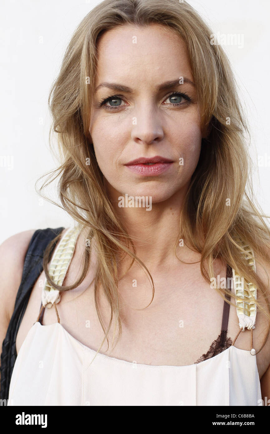 Simone Hanselmann in der Mischlinge gemeinsam Fashion show am Mercedes