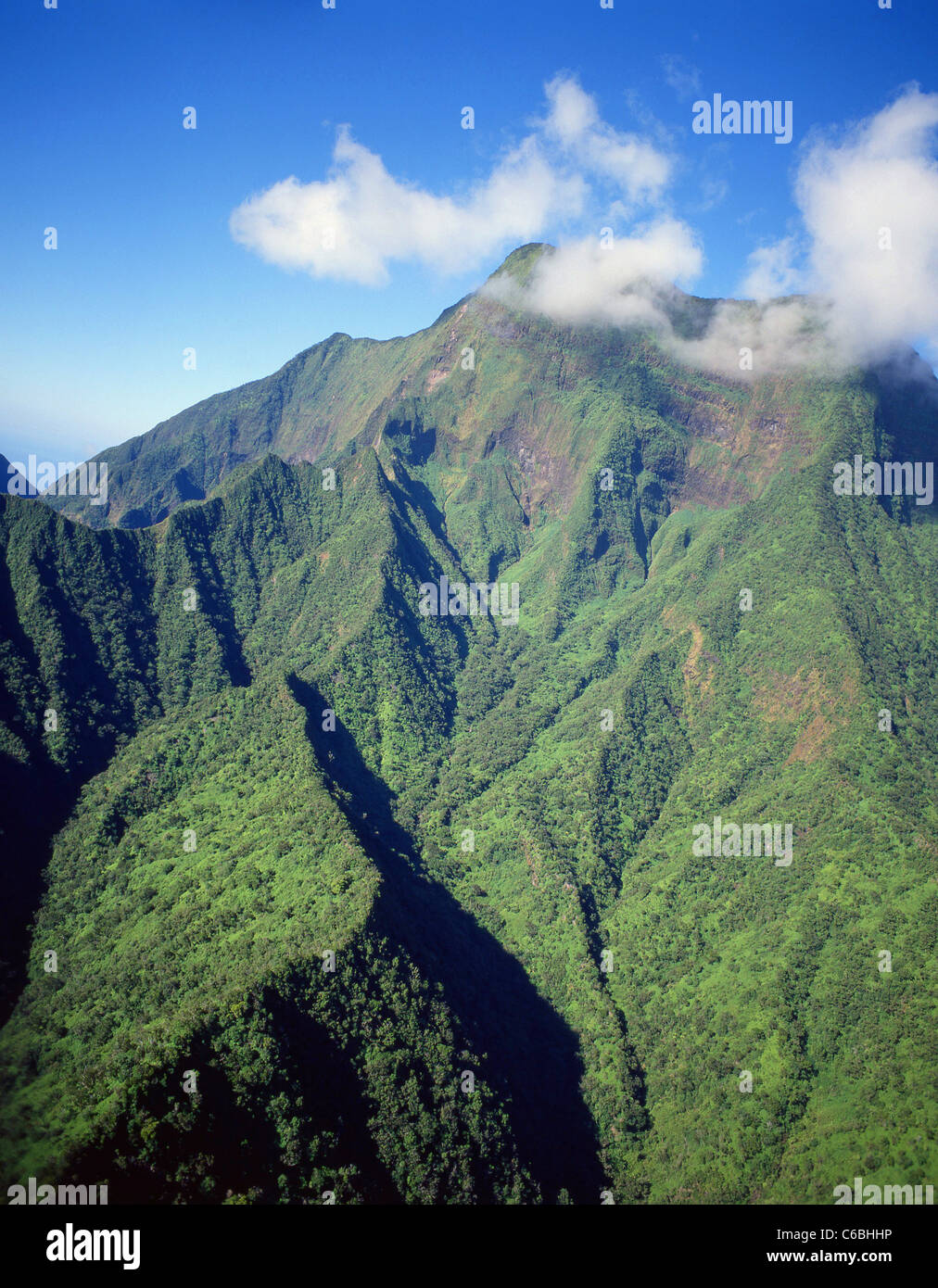 Luftaufnahme von West Maui Mountains, Maui, Hawaii, Vereinigte Staaten von Amerika Stockfoto