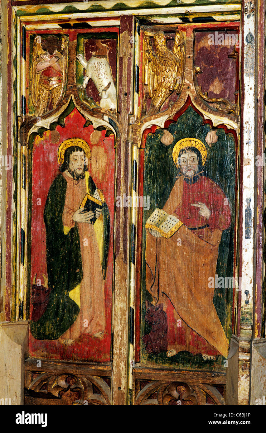 Morston, Norfolk. Lettner, St. Lukas, St. Markus, zwei von den vier Evangelisten Saint heiligen Evangelisten gemalt, Bildschirme Gemälde Stockfoto