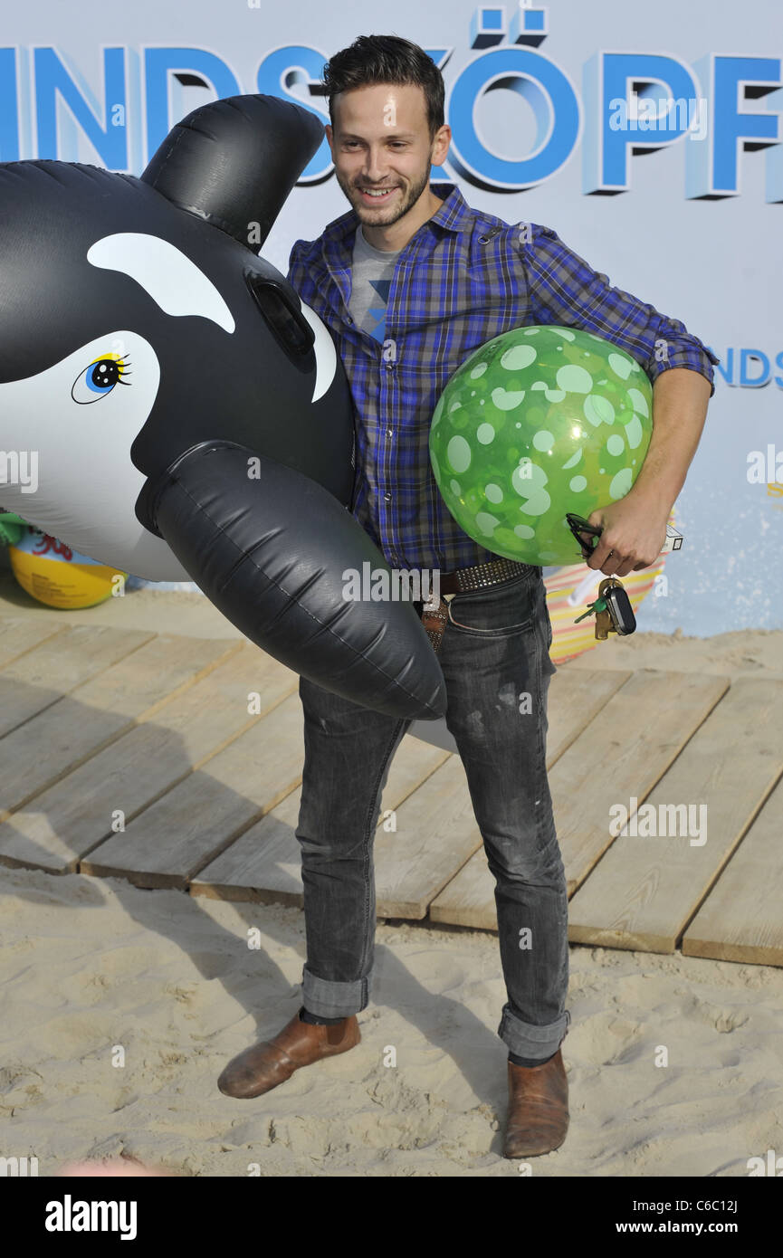 Franz Dinda bei der Deutschlandpremiere von "Grown Ups" ("Kindskoepfe") am Strand von Berlin in der O2 World Arena. Berlin, Deutschland- Stockfoto