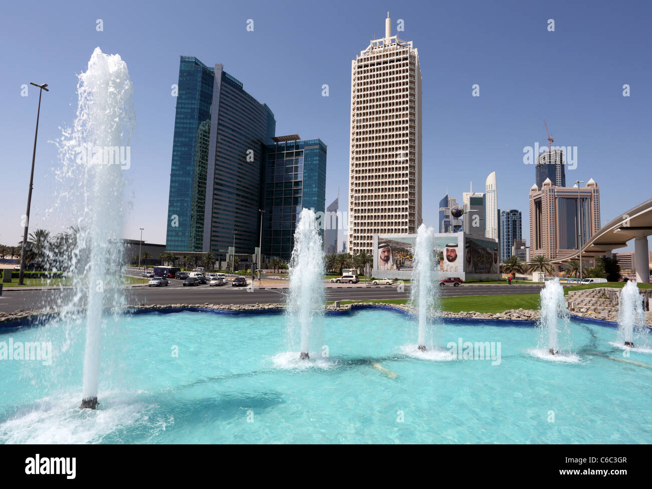Brunnen im Dubai World Trade Centre. Dubai, Vereinigte Arabische Emirate Stockfoto