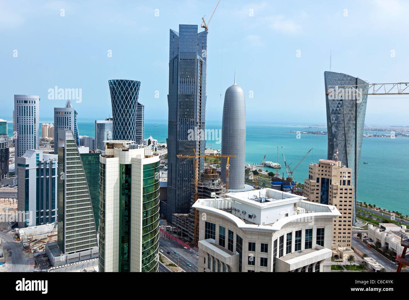 Katar, Naher Osten, Arabische Halbinsel, Doha, neue Skyline der West Bay zentralen finanziellen Bezirk von Doha Stockfoto