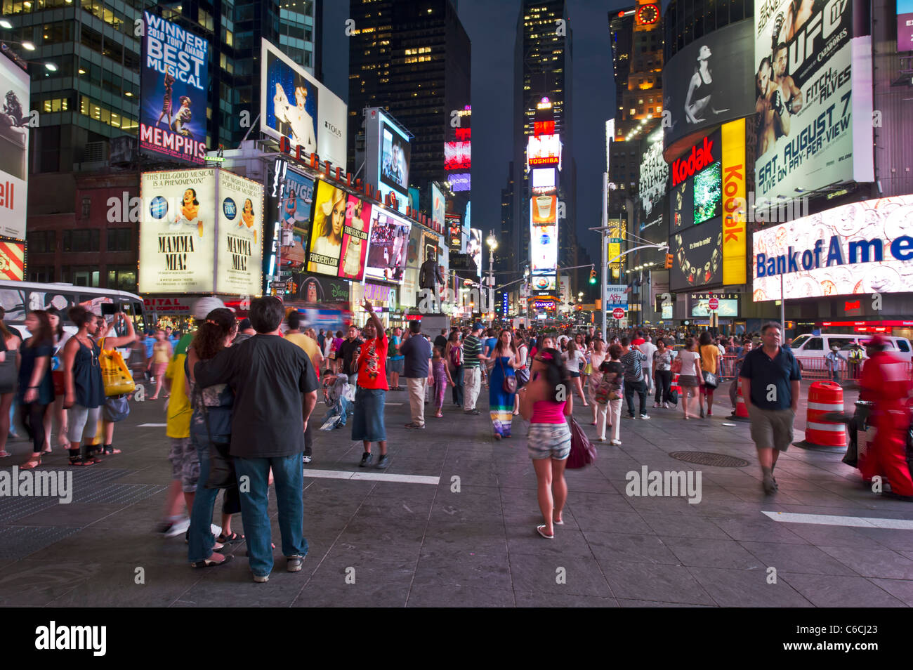 Times Square von Nacht, New York City, Manhattan, USA. Stockfoto