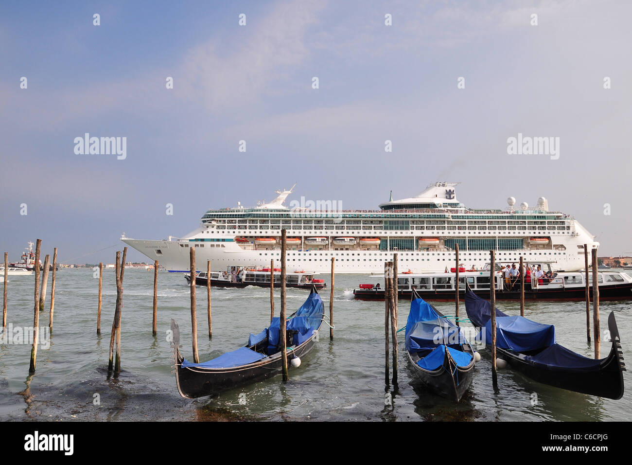 Kreuzfahrt Schiff nach Venedig Stockfoto