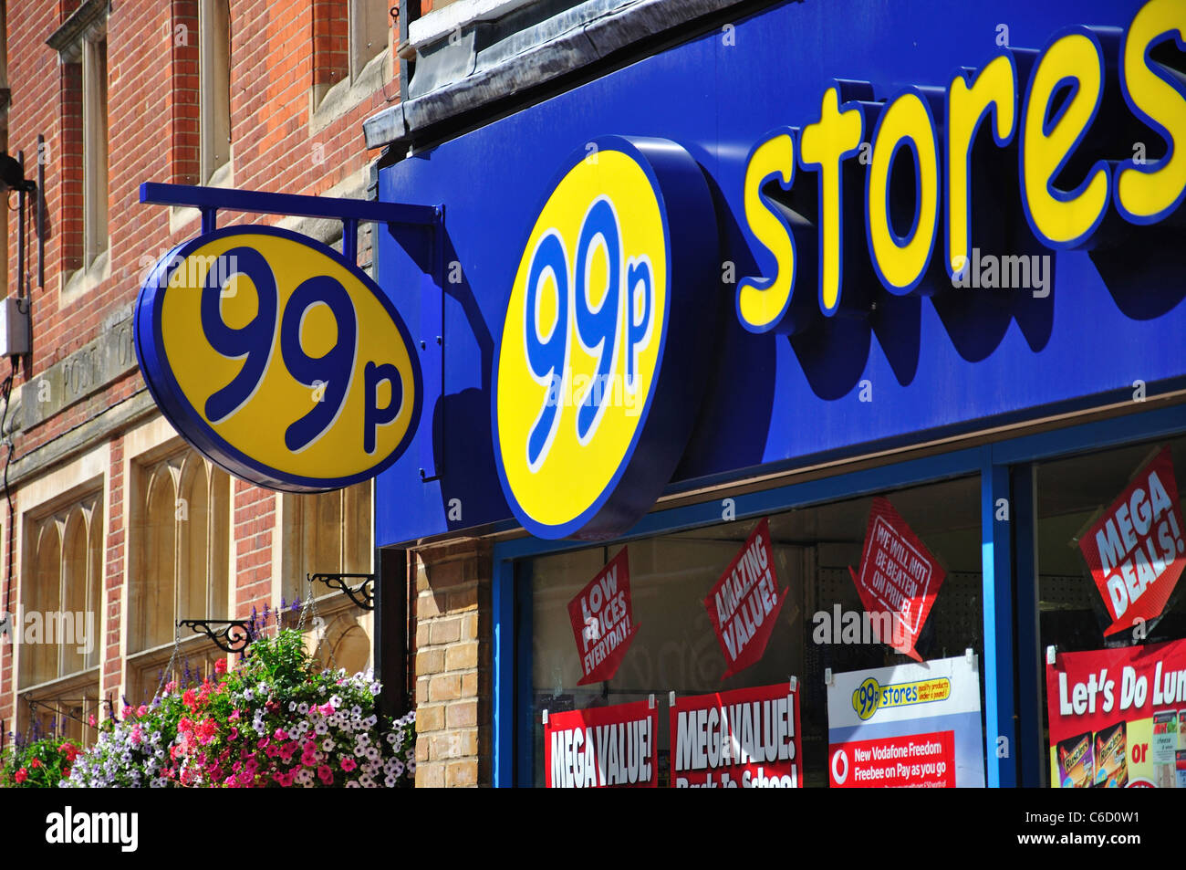 99p Store, hohe Straße, Maidenhead, Royal Borough of Windsor und Maidenhead, Berkshire, England, Vereinigtes Königreich Stockfoto