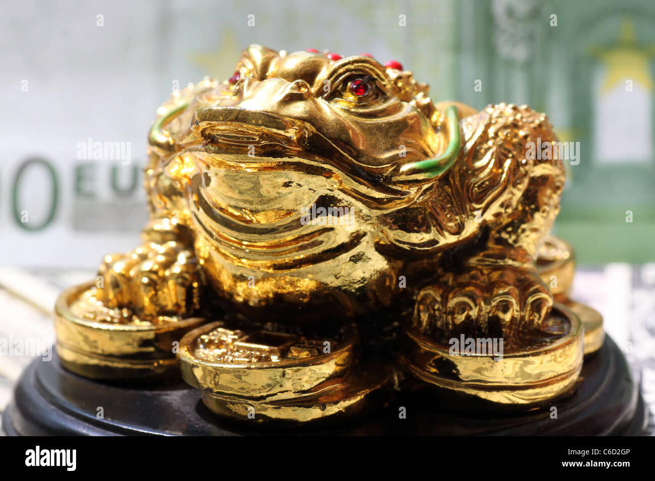 Fengshui Geld Frosch Symbol Des Glucks Im Finanzbereich Stockfotografie Alamy
