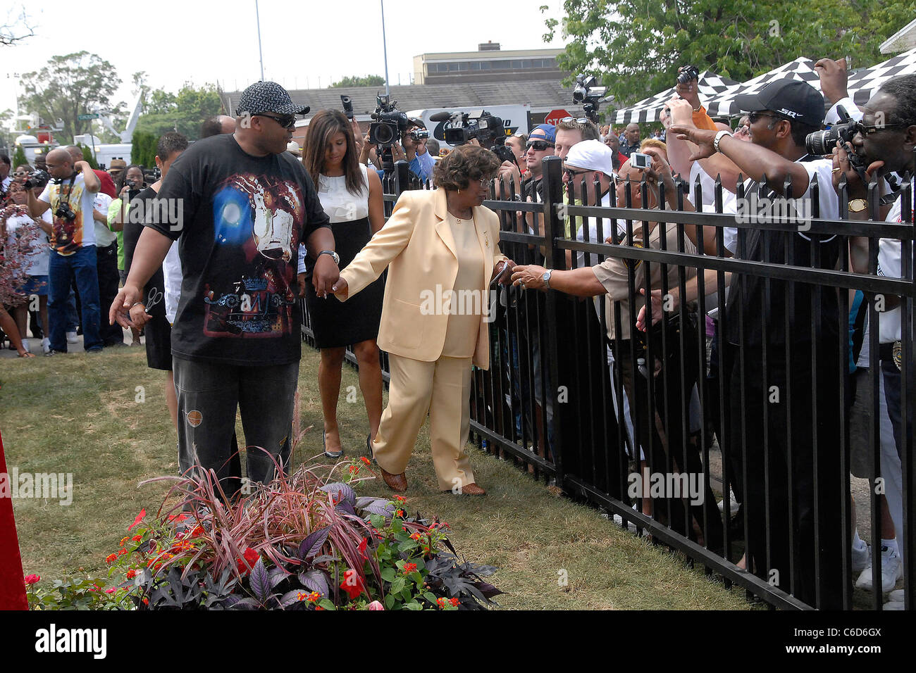 Katherine Jackson Gary hostet Memorial und offiziellen Enthüllung des Michael Jackson Denkmal Gary, Indiana - 25.06.10 * Stockfoto