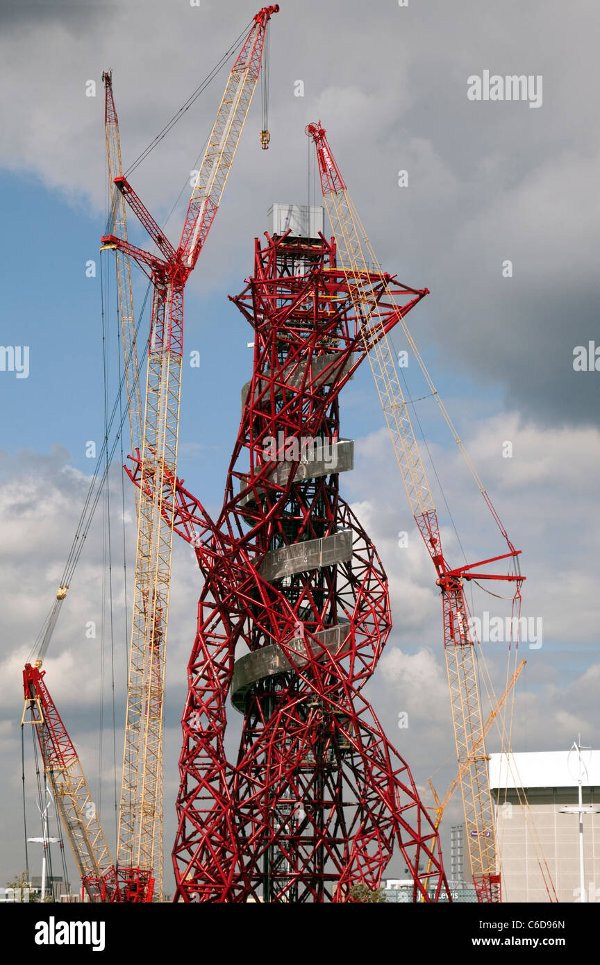 ArcelorMittal Orbit Turm von Olympia-Stadion, London nähert sich Fertigstellung Stockfoto