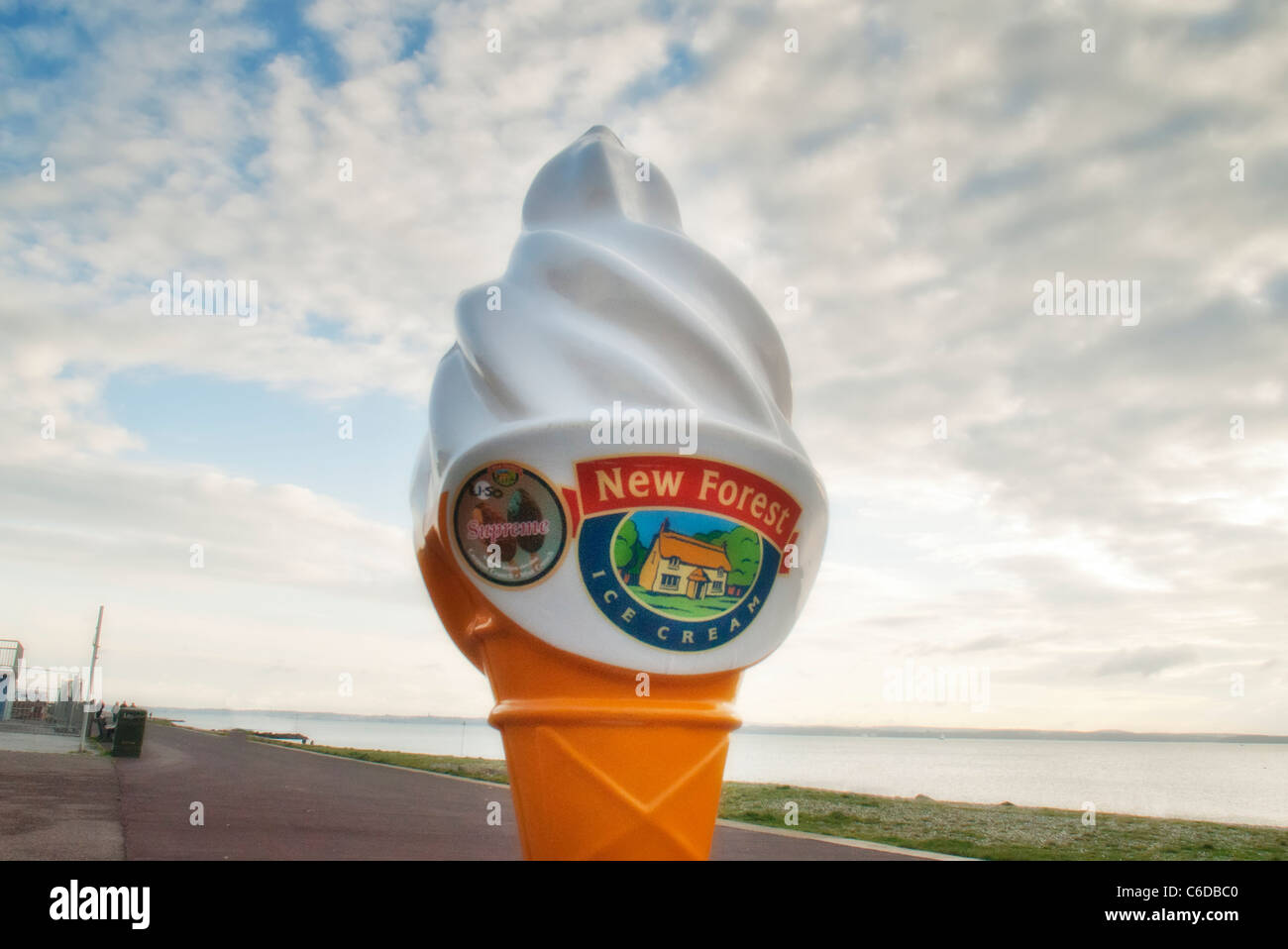 New Forest Eis Zeichen am Meer Stockfoto