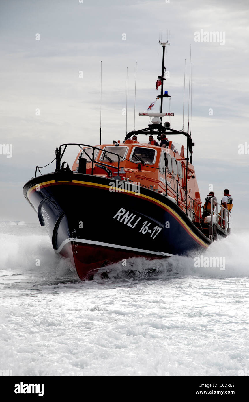 Bembridge Rettungsboot auf Übung in den Solent Stockfoto