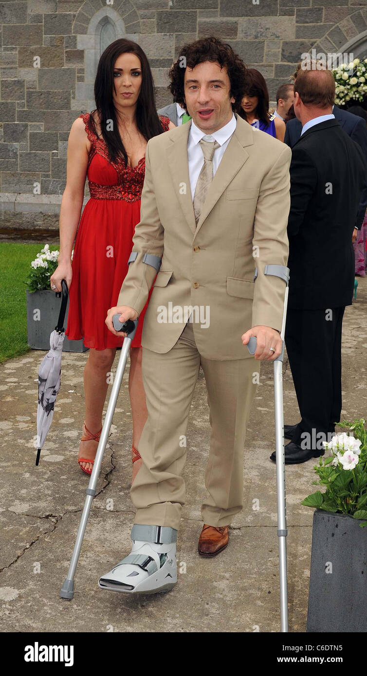 Gäste besuchen die Hochzeit von Manchester United Fußballer John O'Shea an der Marienkapelle in Maynooth, County Kildare, Irland- Stockfoto