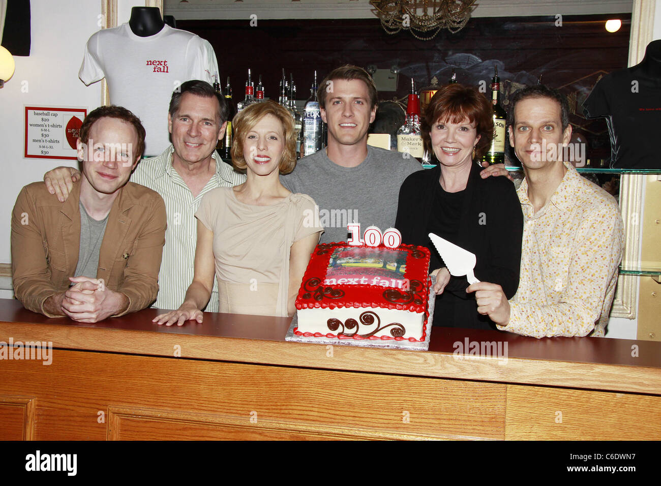 Sean Dugan, Cotter Smith, Maddie Corman, Patrick Heusinger, Connie Ray und Patrick Breen Party anlässlich der 100. Stockfoto