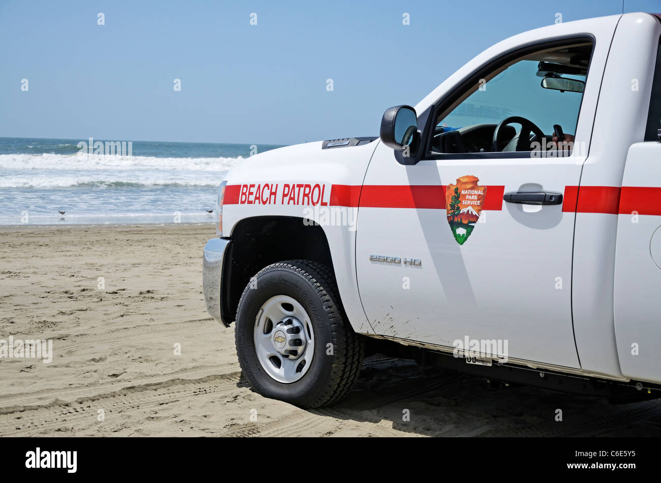 National Park Service Strand Patrouillenfahrzeug am Ocean Beach in San Francisco. NUR ZU REDAKTIONELLEN ZWECKEN Stockfoto
