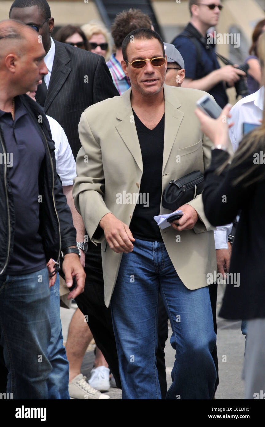 Jean Claude Van Damme kommt im Palais de Festivals während des 2010 Cannes International Film Festival - Tag 1 Cannes, Stockfoto