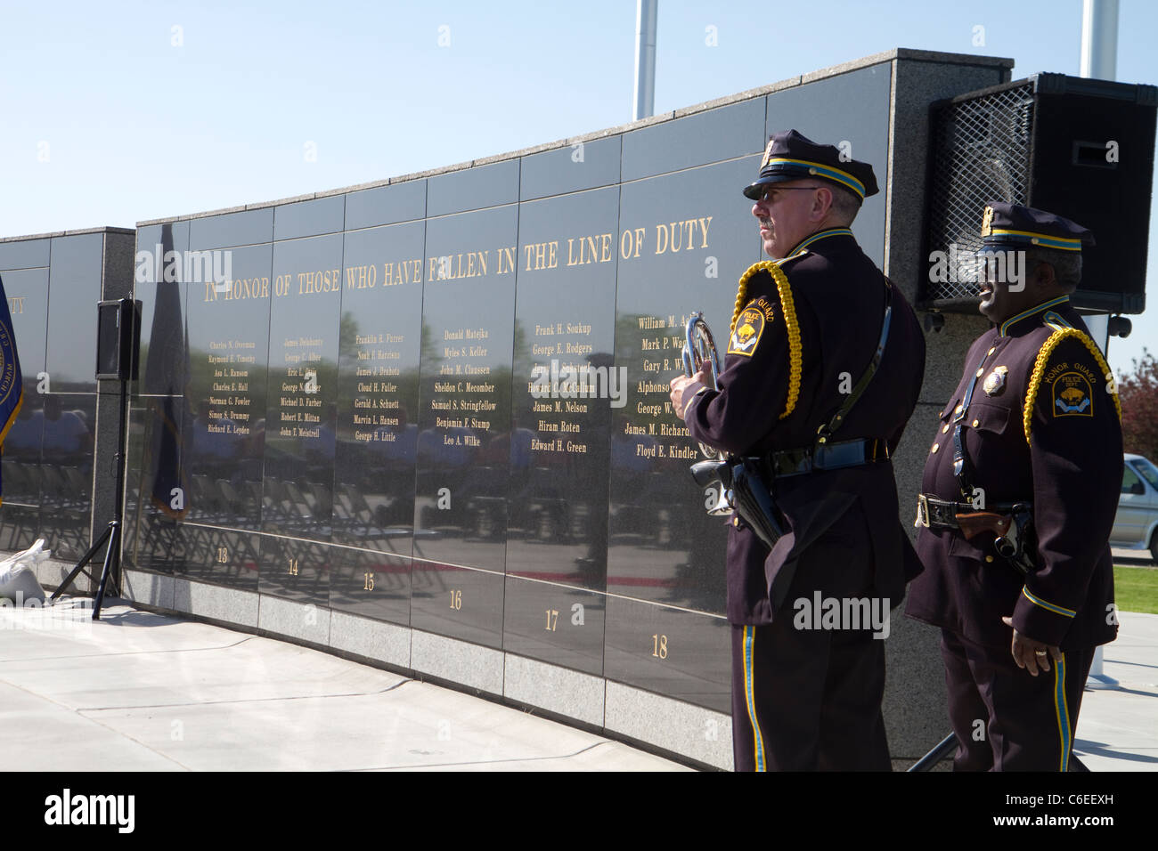 Law Enforcement Gedenkfeier, Grand Island, Nebraska 2011. State Patrol, Color Guard, zu Ehren der gefallenen. Stockfoto