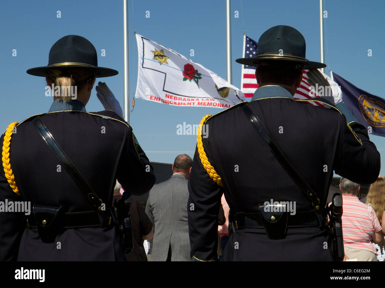 Law Enforcement Gedenkfeier, Grand Island, Nebraska 2011. State Patrol, Color Guard, zu Ehren der gefallenen. Stockfoto