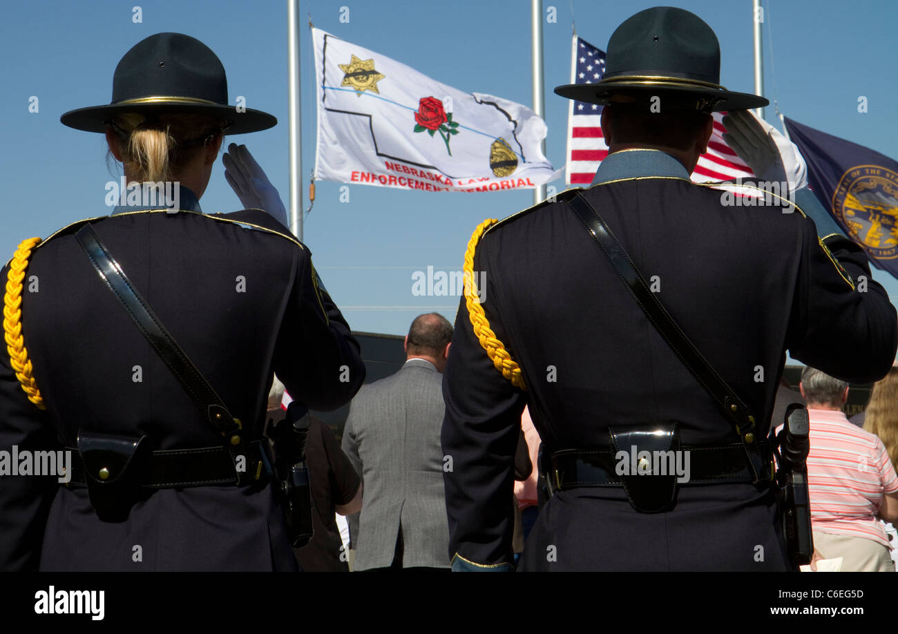 Law Enforcement Gedenkfeier, Grand Island, Nebraska 2011. State Patrol, Color Guard, zu Ehren der gefallenen. Stockfoto