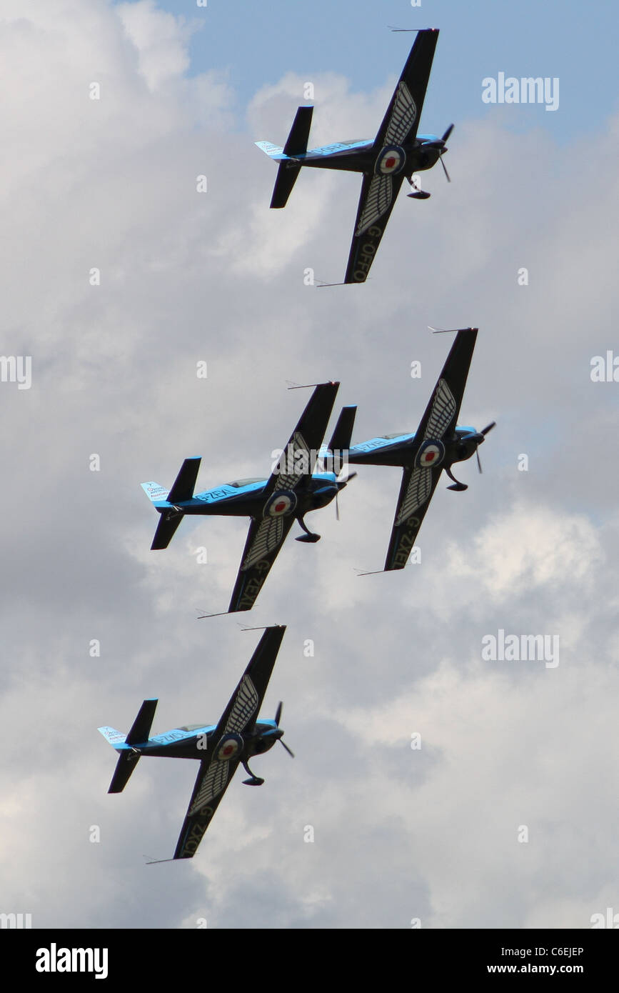 Klingen aerobatic anzeigen Team im Formationsflug Stockfoto