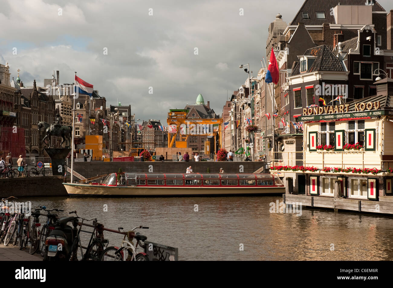 Sightseeing-Touristen-Canal Boat Tour Amsterdam Holland Niederlande Europa Stockfoto