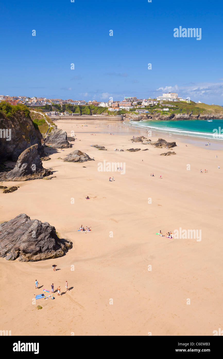 Urlauber und Surfer am Strand von Newquay, Cornwall, England, GB, UK, EU, Europa Stockfoto