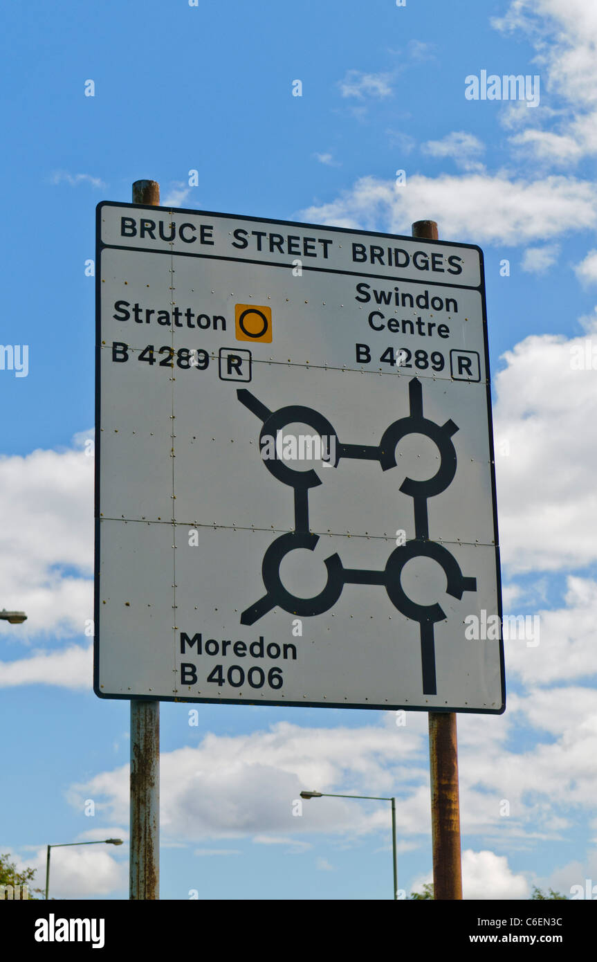 Bruce Street Brücken Kreisverkehr Kreuzungen, Swindon - ein Komplex/komplizierten Reihe von vier Kreisverkehre Stockfoto