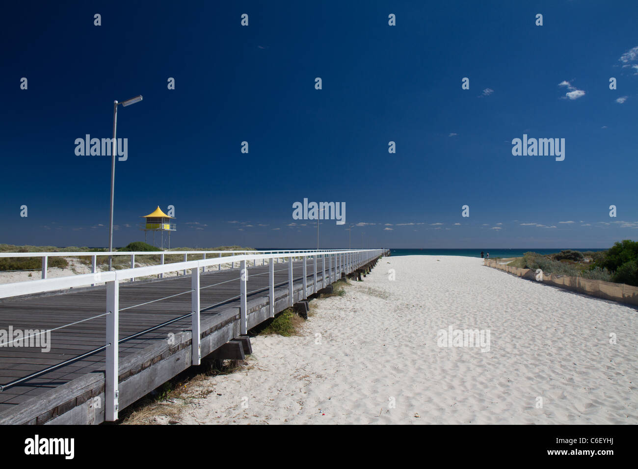 Gehweg am Semaphore Beach, South Australia Stockfoto