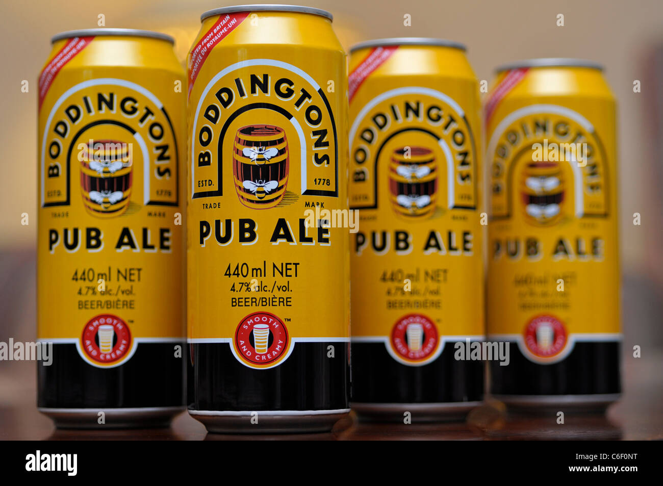 Dosen von Ale, Boddingtons Pub Ale Stockfoto