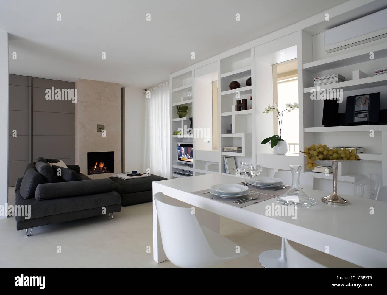 Wohnzimmer in einem modernen Haus Stockfoto