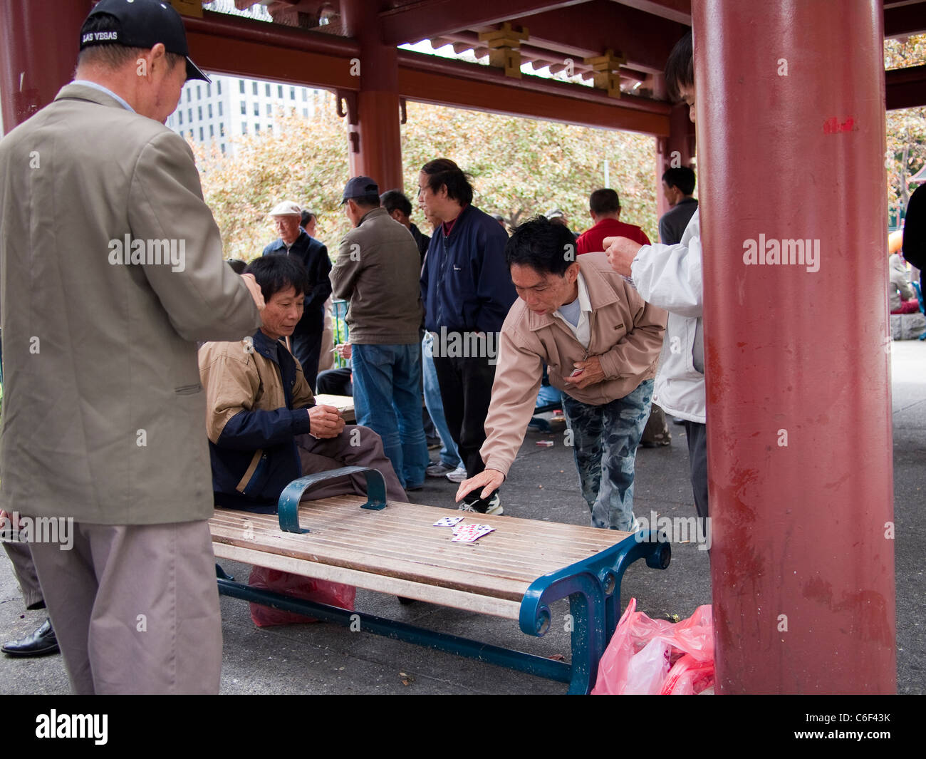 Männer spielen Karten, Chinatown, San Francisco Stockfoto