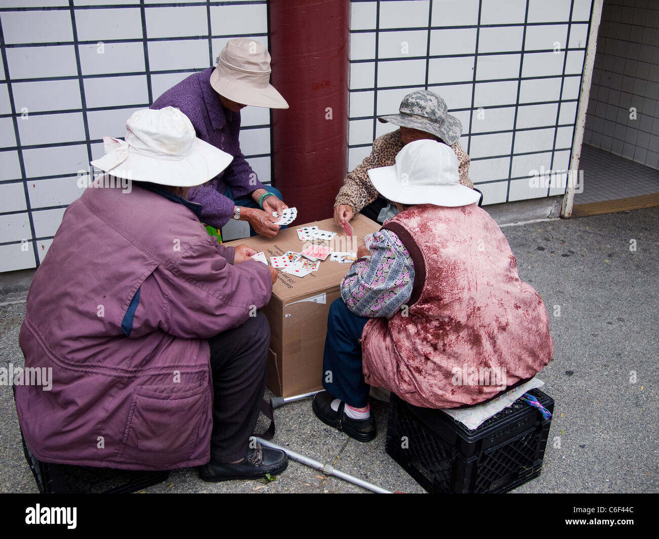 Chinesische Frauen Spielkarten, Chinatown, San Francisco Stockfoto