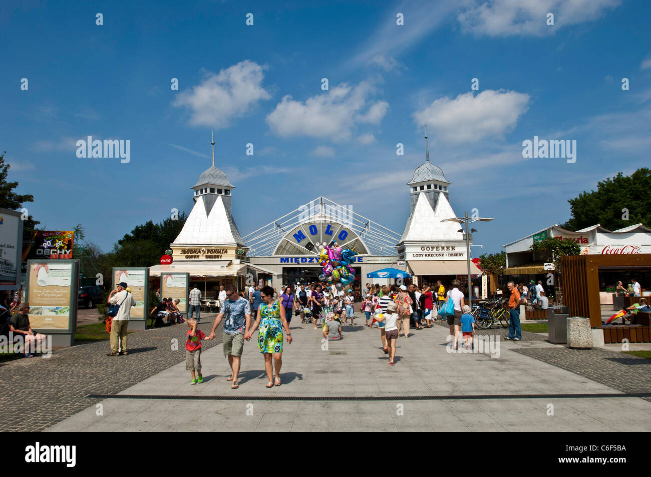 Pier mit Blick auf Ostsee, Miedzyzdroje, Polen Stockfoto