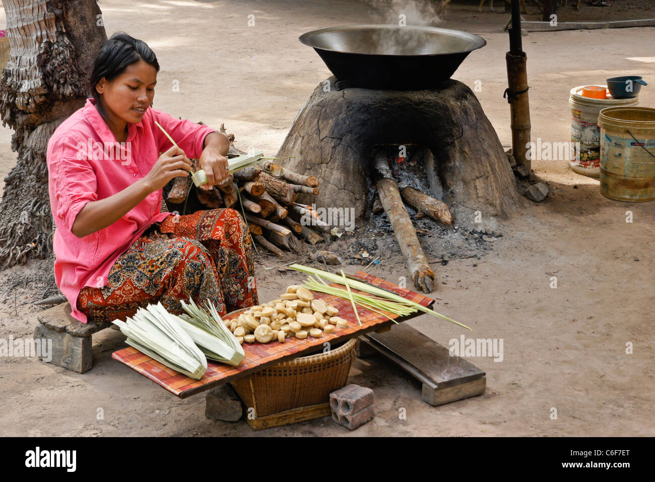 Frau, Palmzucker Süßigkeit, Siem Reap, Kambodscha Stockfoto