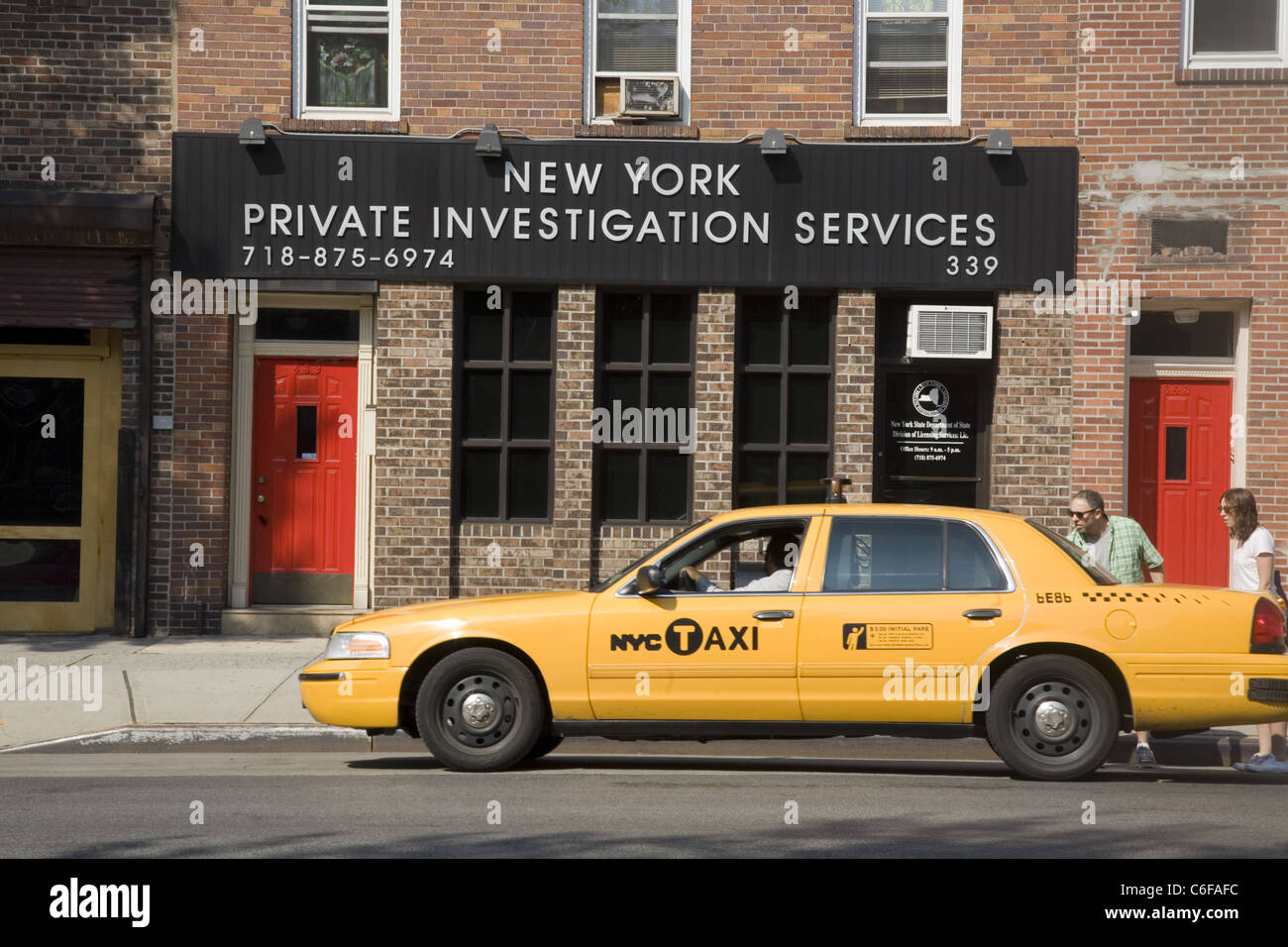 Private Ermittler, Atlantic Avenue, Brooklyn, NY. Stockfoto