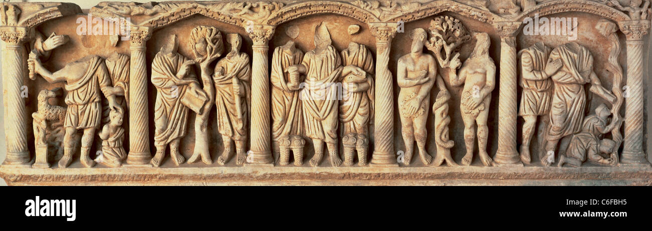 Frühe christliche Kunst. Spanien. Sarkophag verziert mit Szenen aus dem alten und neuen Testament. Stockfoto