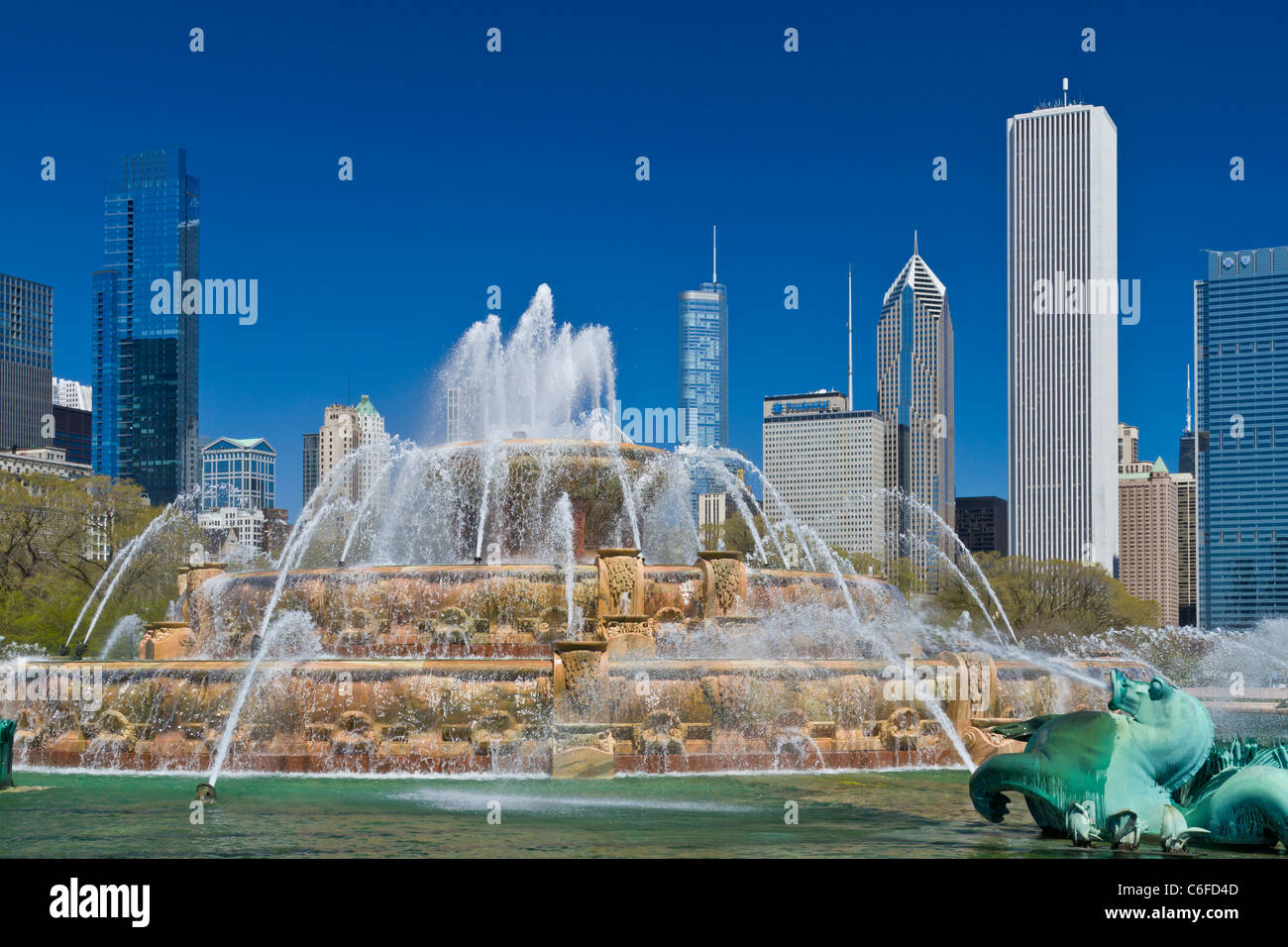 Die Clarence Buckingham Memorial Fountain auf Lakeshore Dr. in Chicago, Illinois, USA. Stockfoto