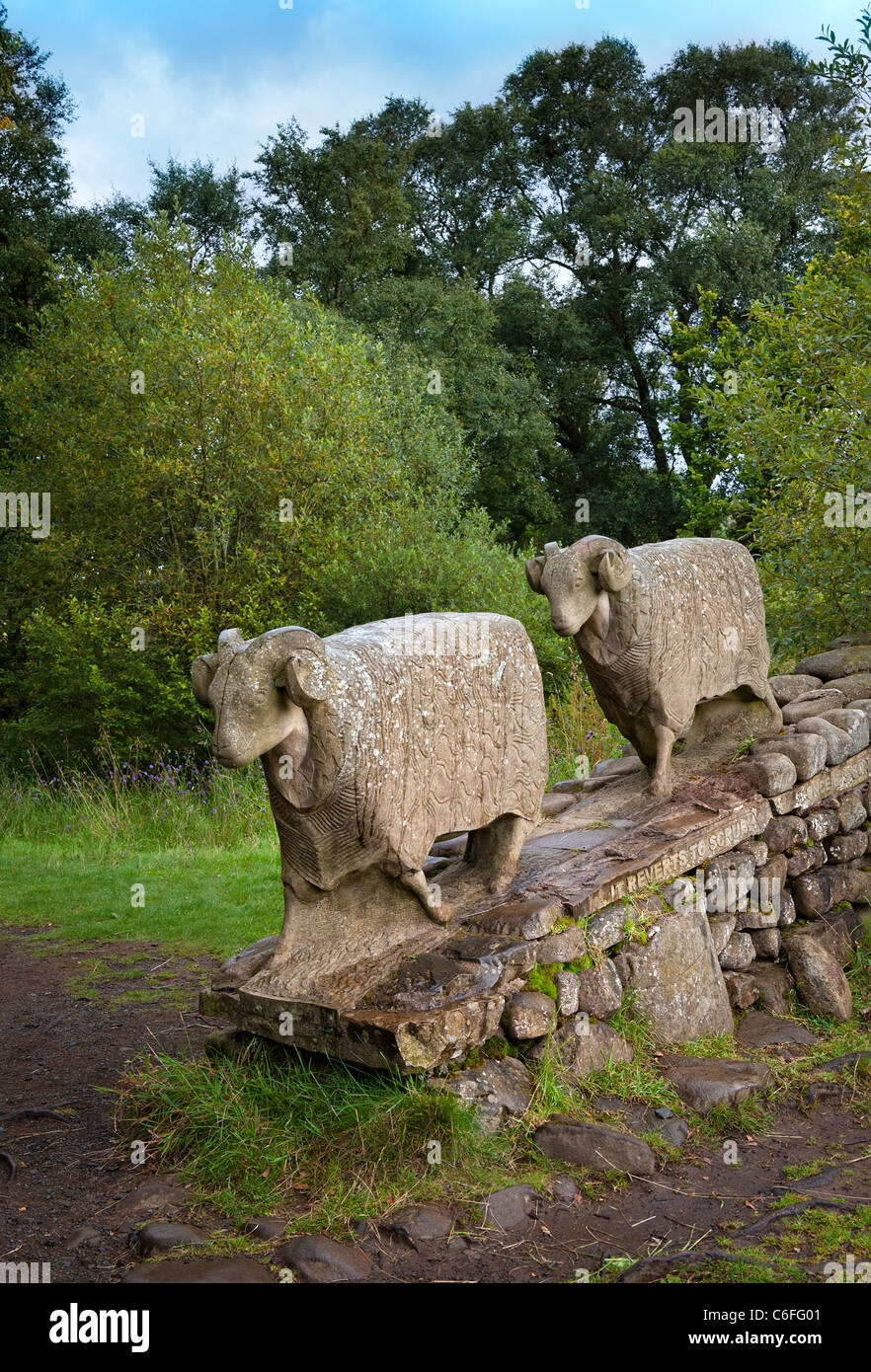 Teesdale - Stein Schafe Skulptur in der Nähe von Low Force Wasserfall Stockfoto