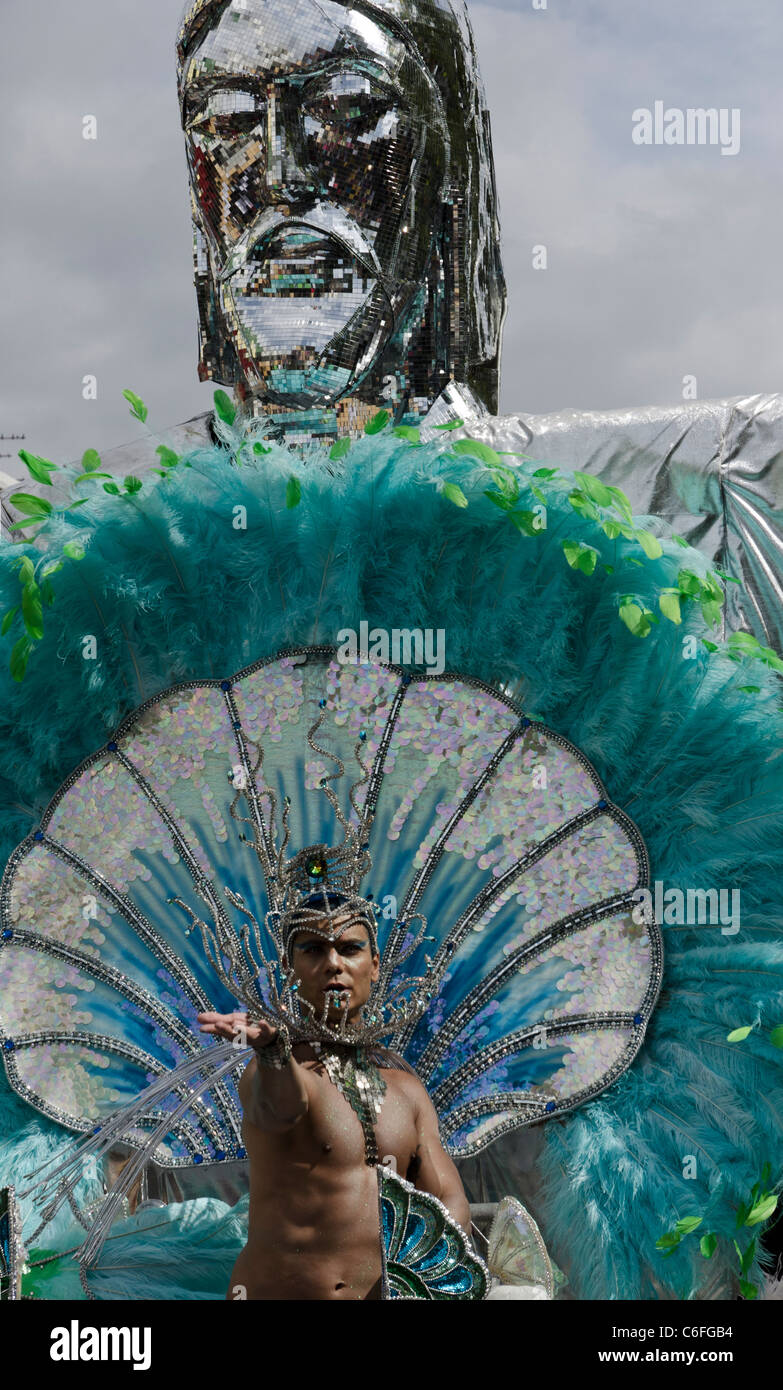 Tanz-Performer bei Notting Hill Carnival London 2011 England Great Britain UK Stockfoto