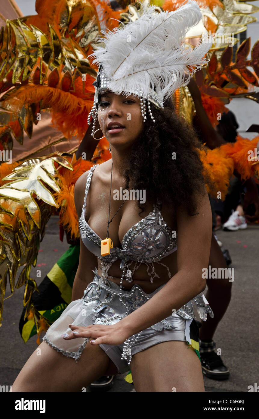 Tanz-Performer bei Notting Hill Carnival London 2011 England Great Britain UK Stockfoto