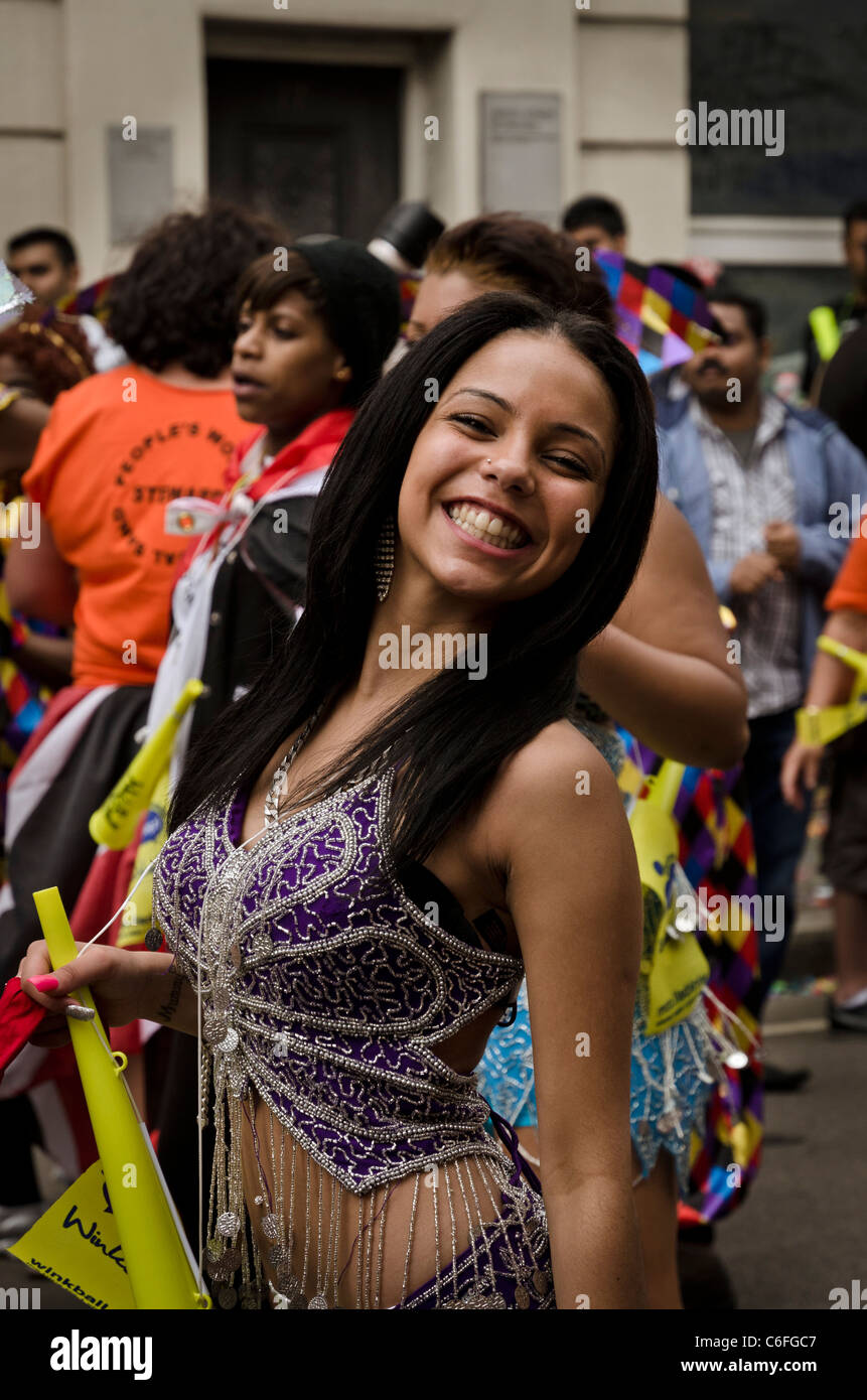Tanz-Performer bei Notting Hill Carnival London 2011 England Great Britain UK Stockfoto