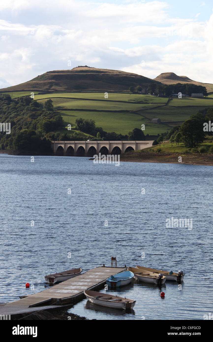 Ashopton Viadukt und Ladybower Vorratsbehälter im Peak District Stockfoto