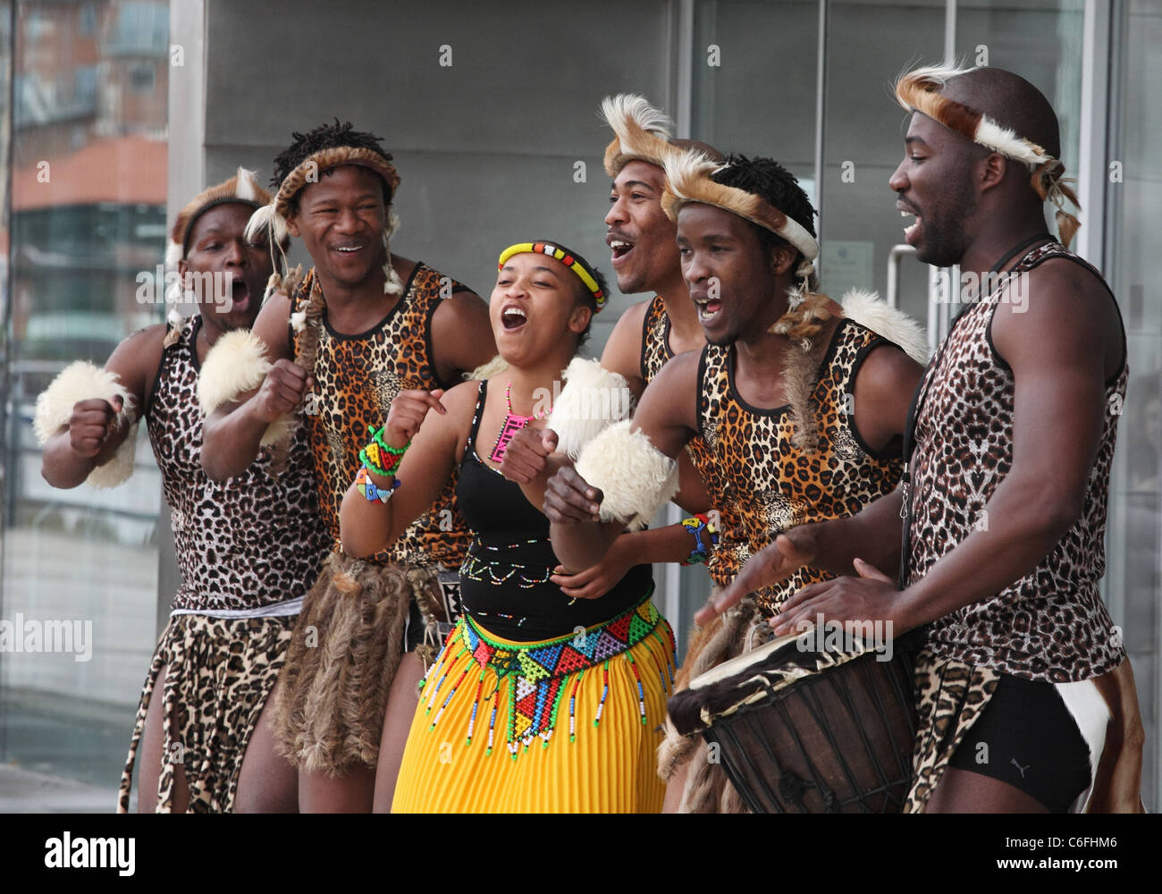 Südafrikanischen Gruppe Zulu erklingt in Sunderland Folk Festival 2011 Stockfoto