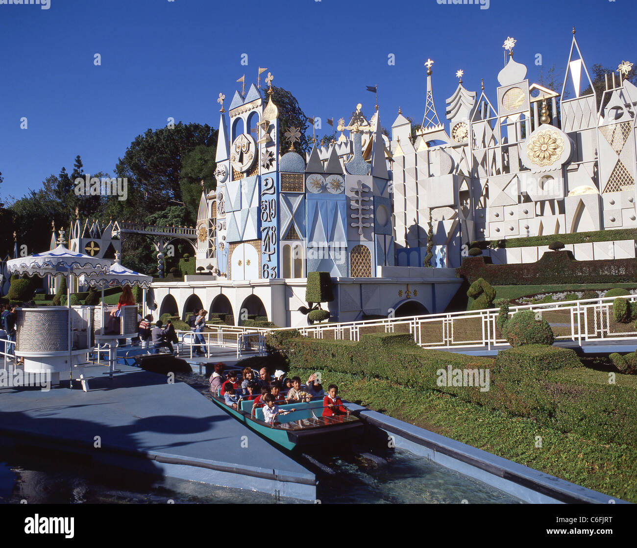 "Es ist eine kleine Welt" Attraktion, Disneyland, Anaheim, California, Vereinigte Staaten von Amerika Stockfoto