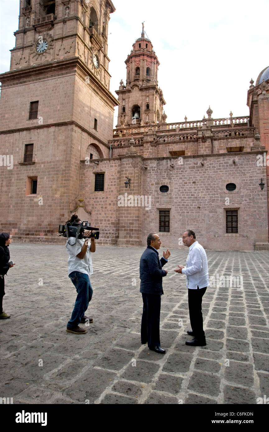 Präsident Felipe Calderon und Peter Greenberg touring Morelia, Mexiko Stockfoto