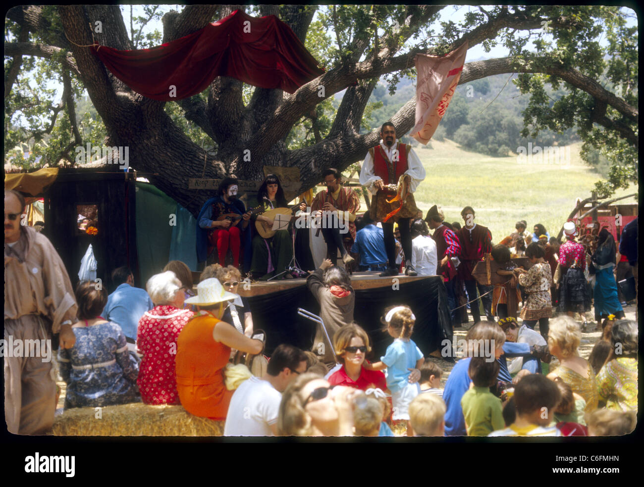 Bühne Künstler Unterhaltung Renaissance Vergnügen Faire Southern California Hippies der 1970er Jahre Stockfoto